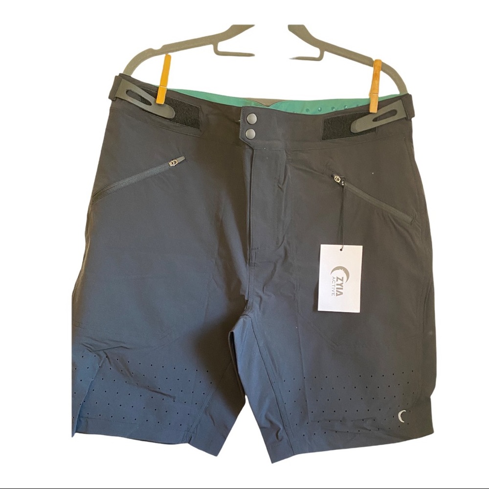 NWT ZYIA Active Men's Black Freeride Trail Shorts.XL.